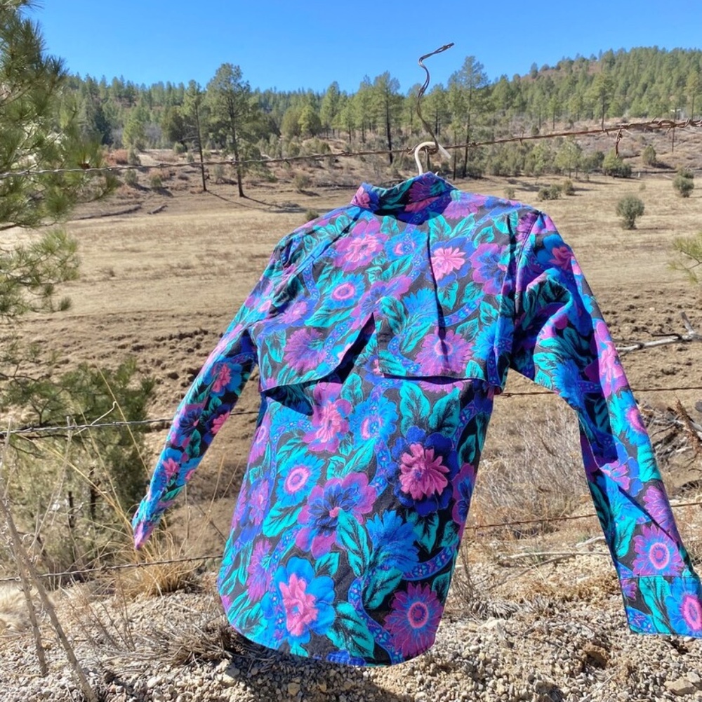 Vintage Floral Button-Down Wrangler Shirt - Picture 6 of 7